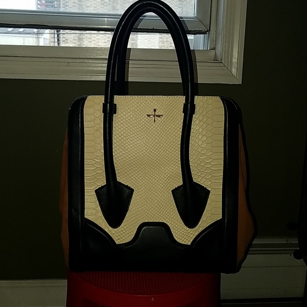 Pour La Victoire Handbag